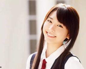 娱乐吃瓜酱一见钟情,一见钟情，揭秘明星甜蜜邂逅背后的故事